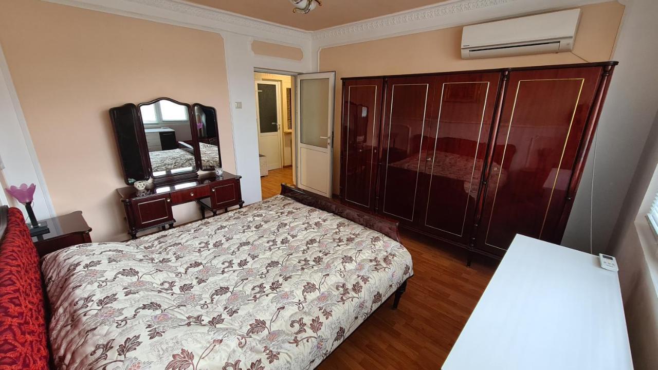 Просторен двустаен апартамент близо до центъра Spacious 1 bedroom appartment near the center Монтана Экстерьер фото