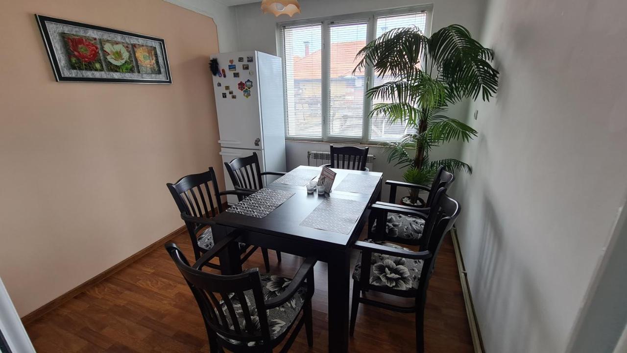 Просторен двустаен апартамент близо до центъра Spacious 1 bedroom appartment near the center Монтана Экстерьер фото
