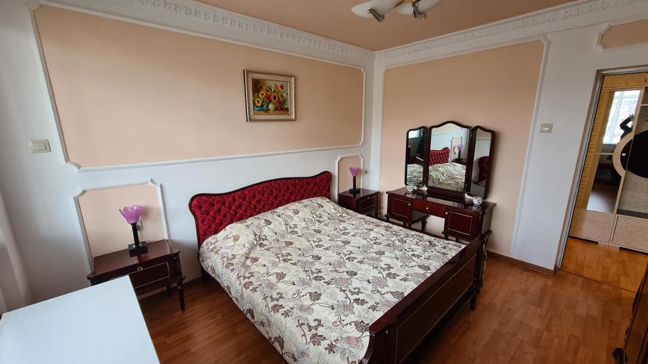 Просторен двустаен апартамент близо до центъра Spacious 1 bedroom appartment near the center Монтана Экстерьер фото