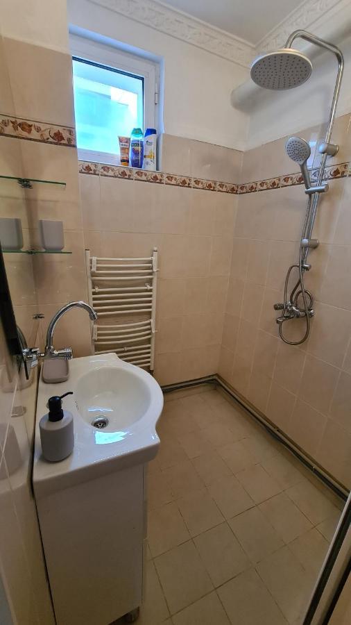 Просторен двустаен апартамент близо до центъра Spacious 1 bedroom appartment near the center Монтана Экстерьер фото