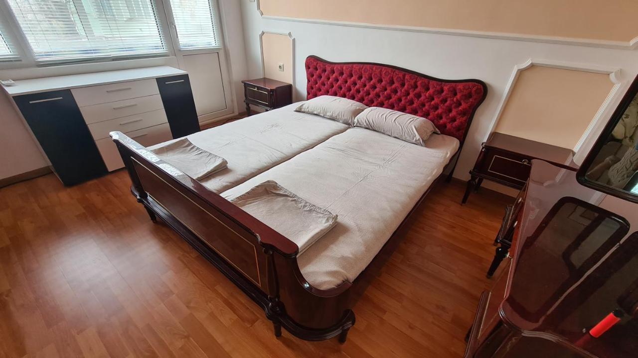 Просторен двустаен апартамент близо до центъра Spacious 1 bedroom appartment near the center Монтана Экстерьер фото