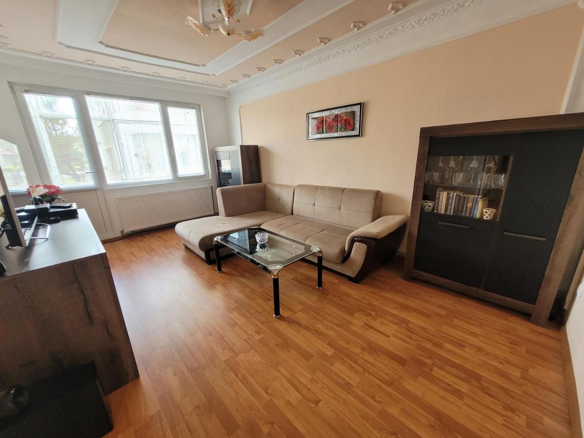 Просторен двустаен апартамент близо до центъра Spacious 1 bedroom appartment near the center Монтана Экстерьер фото